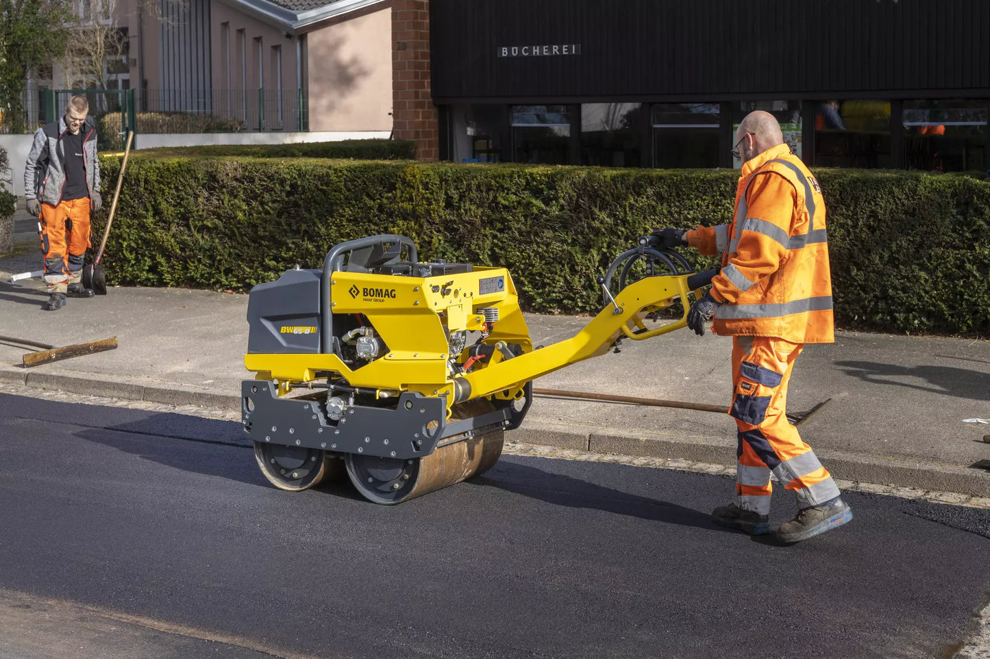 RODILLO DOBLE TANDEM CON MOTOR A DIESEL KOHLER BOMAG BW65D